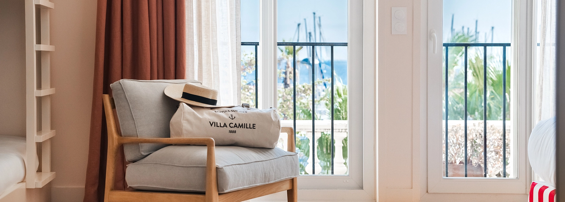 fauteuil chambre villa camille hotel and spa