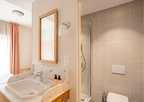 Chambre simple Villa Camille aperçu salle de douche