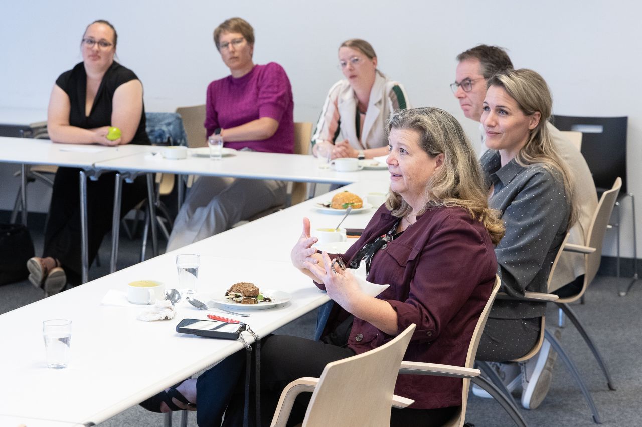 Adviesraad bijeenkomst binnen zorgorganisatie