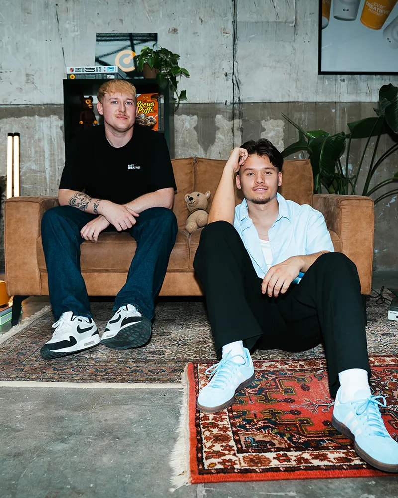 Victor Beerkens en Nick Elfvering, oprichters van creatief mediabureau East Creatives in Enschede