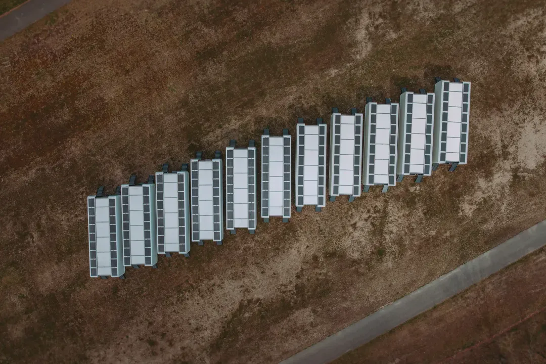 Expandable modular trailer outside expanded