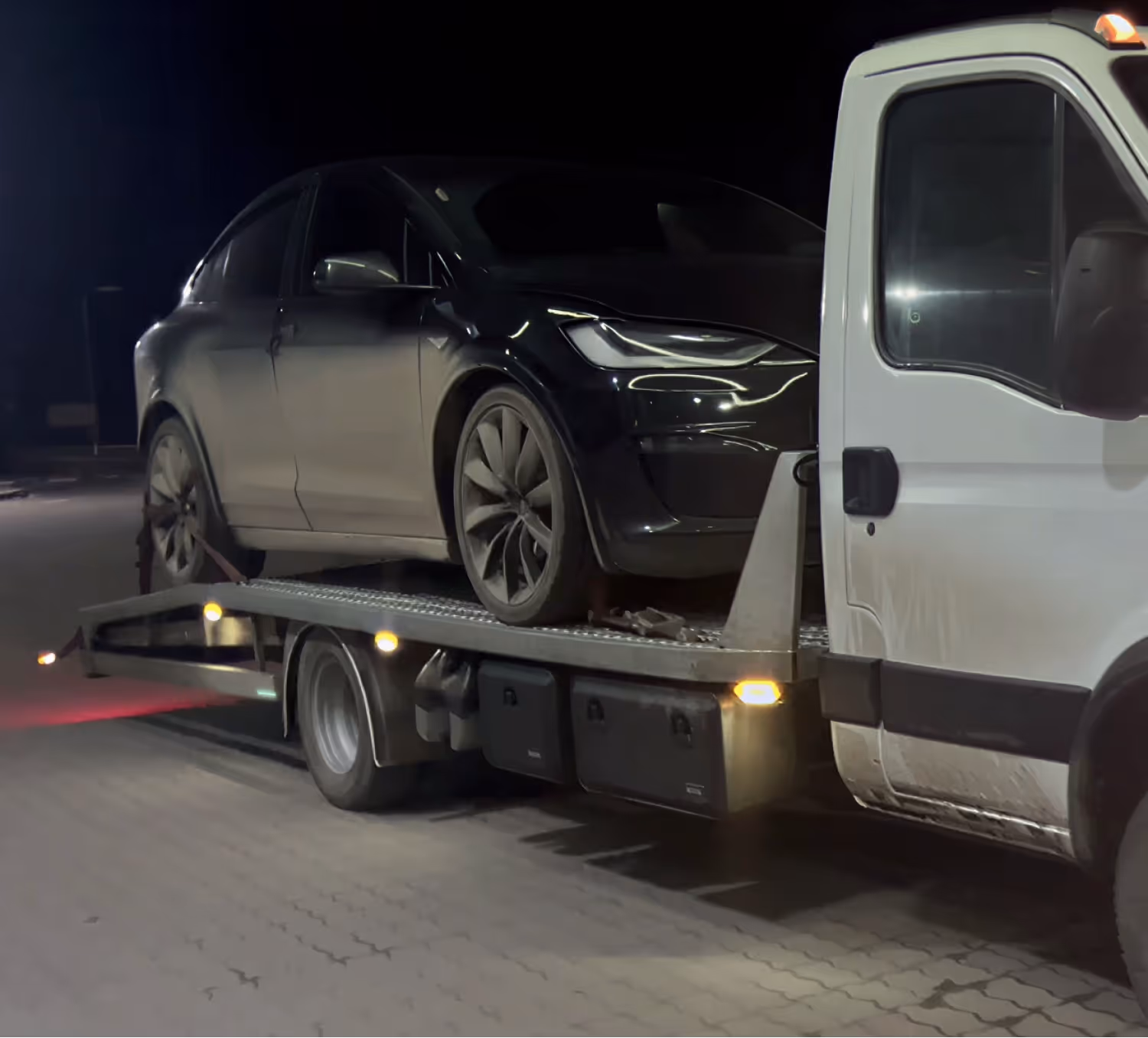 Автомобіль на евакуаторі