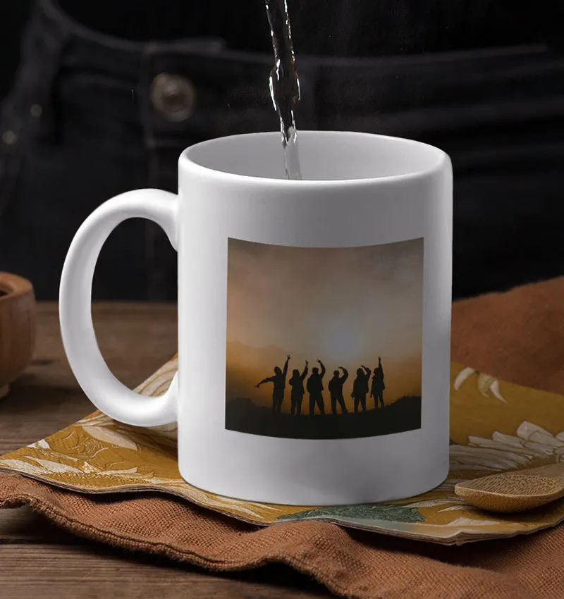 Tasse Glossy – glänzende Keramiktasse mit Rückansicht