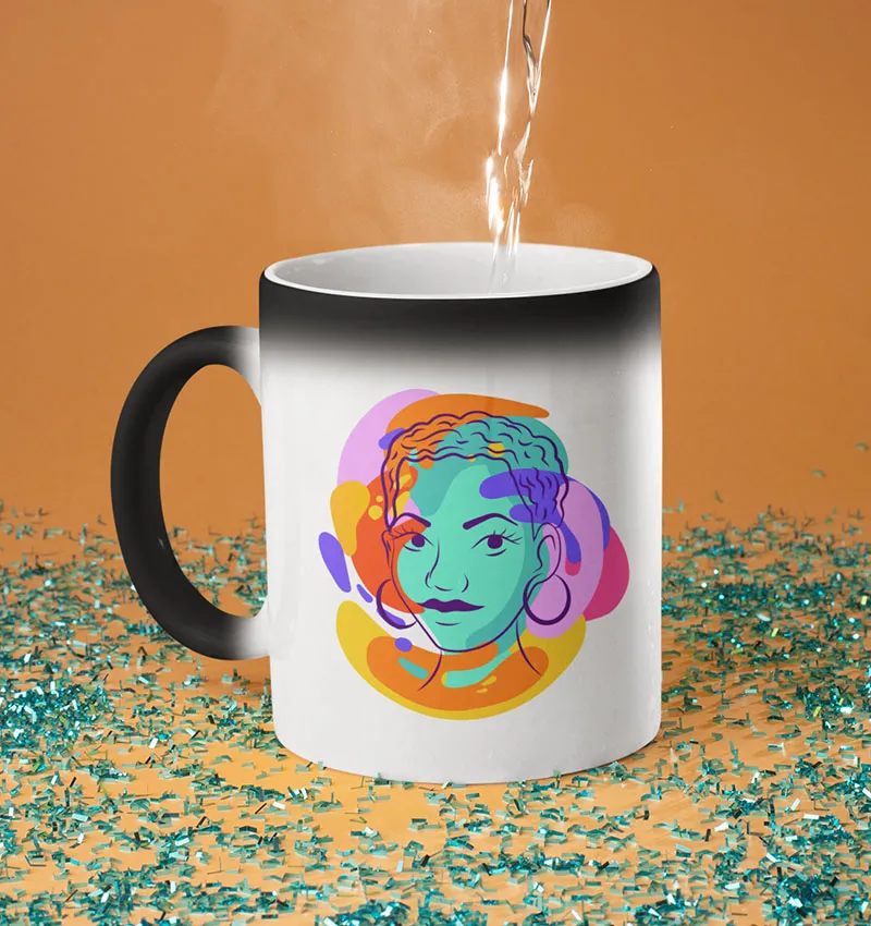 Zweifarbige Keramiktasse mit farbigem Innenraum und Seitenansicht