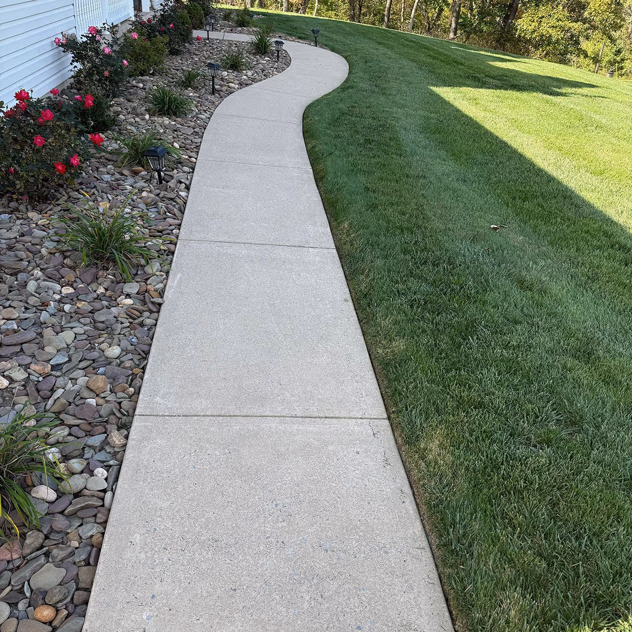Landscape bed edging services in Williamsport, Pennsylvania for clean, defined borders by Ryan’s Lawn Care & Snow Removal