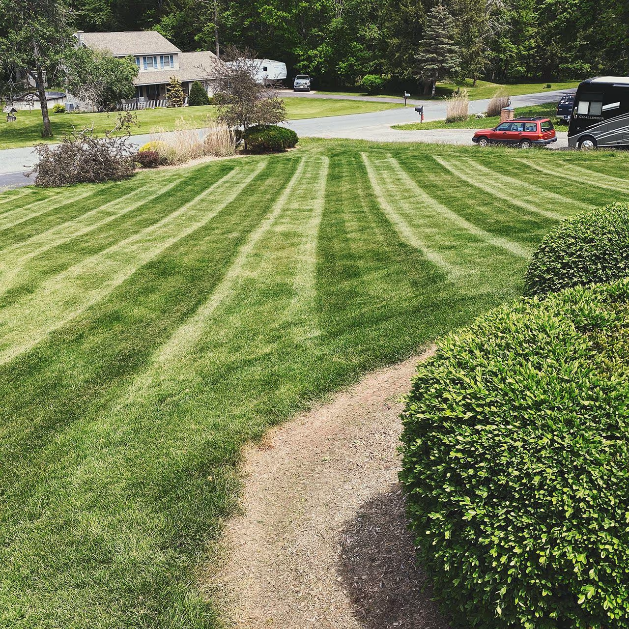 Weekly lawn service and turf care in Williamsport, Pennsylvania