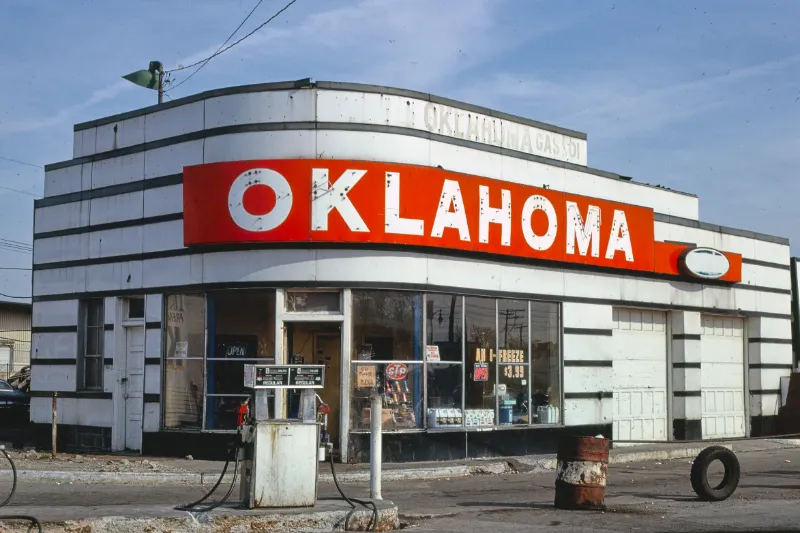 John Margolies (American, 1940–2016), Oklahoma Gas, Detroit, Michigan, 1986. Digital scan from color transparency; 35 mm (slide format). John Margolies Roadside America photograph archive (1972–2008), Library of Congress, Prints and Photographs Division.