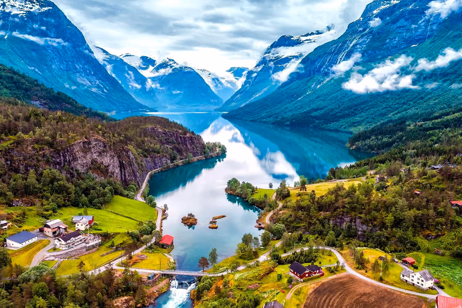This is the Thumbnail for the Travel Guide: Norway item
