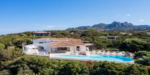 This is the Thumbnail for the Sleek Oceanfront Villa With Private Pool, Spacious Interior, Landscaped Gardens 160ft From The Sea item