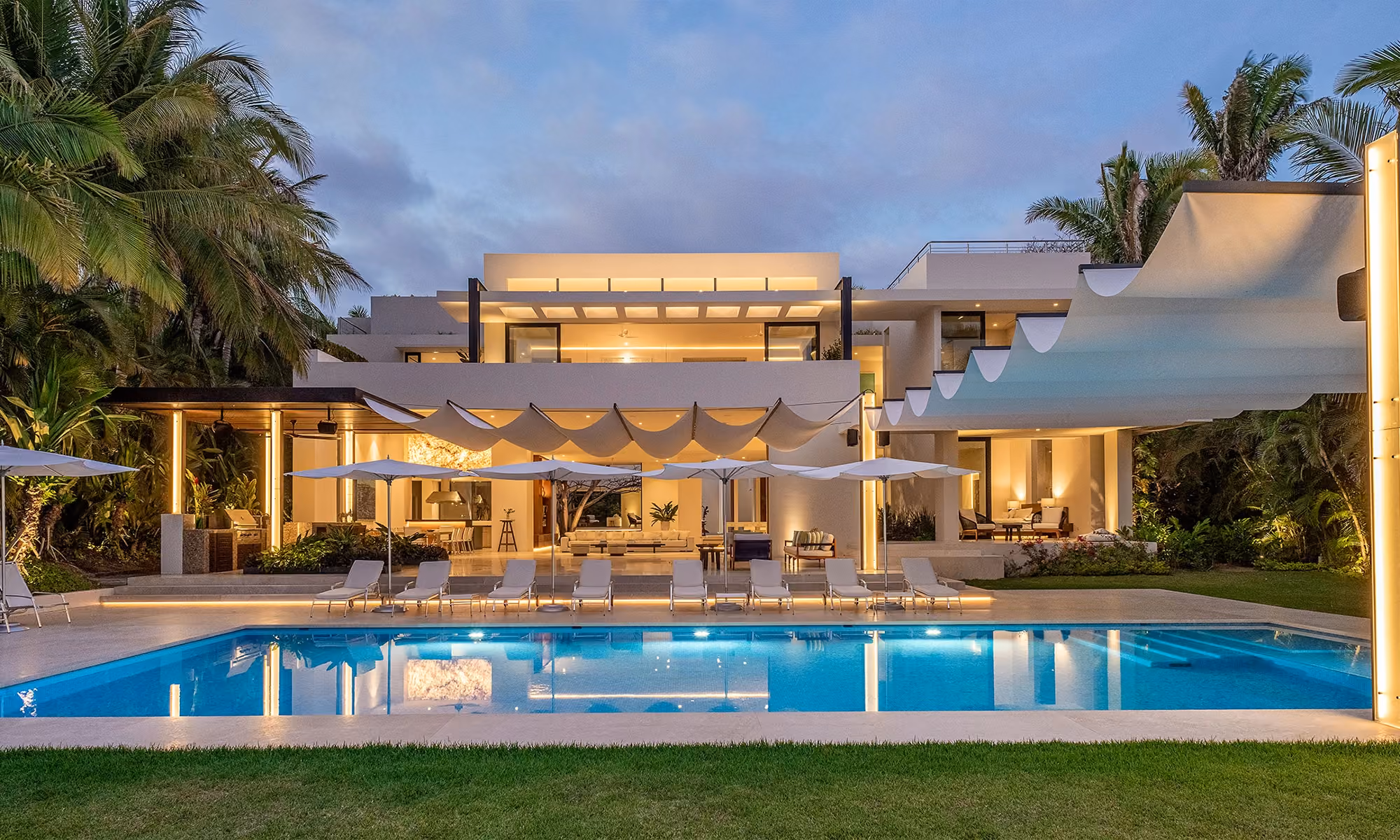 This is the Thumbnail for the Ultra Modern Luxury Beachfront Estate in Los Ranchos item