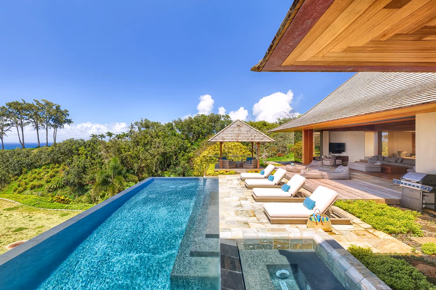 This is the Thumbnail for the Spectacular Oceanfront Villa with Pool and Near-Private Beach item