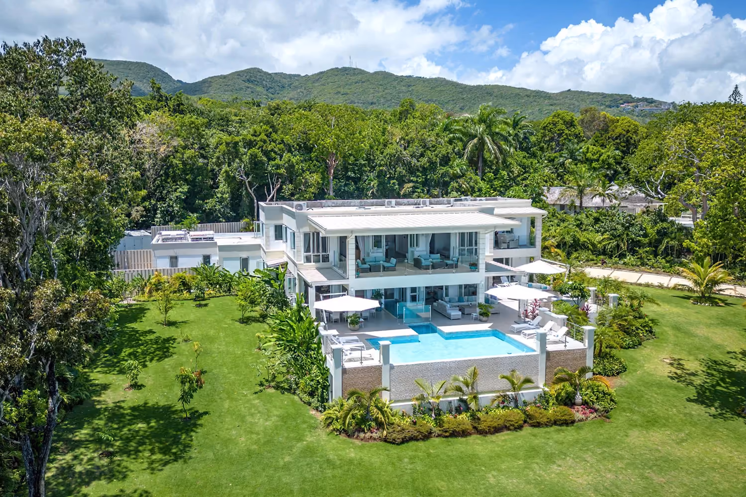 This is the Thumbnail for the Montego Bay Villa With Pool, Gym, BBQ, Bar, & Half Moon Hotel Membership item