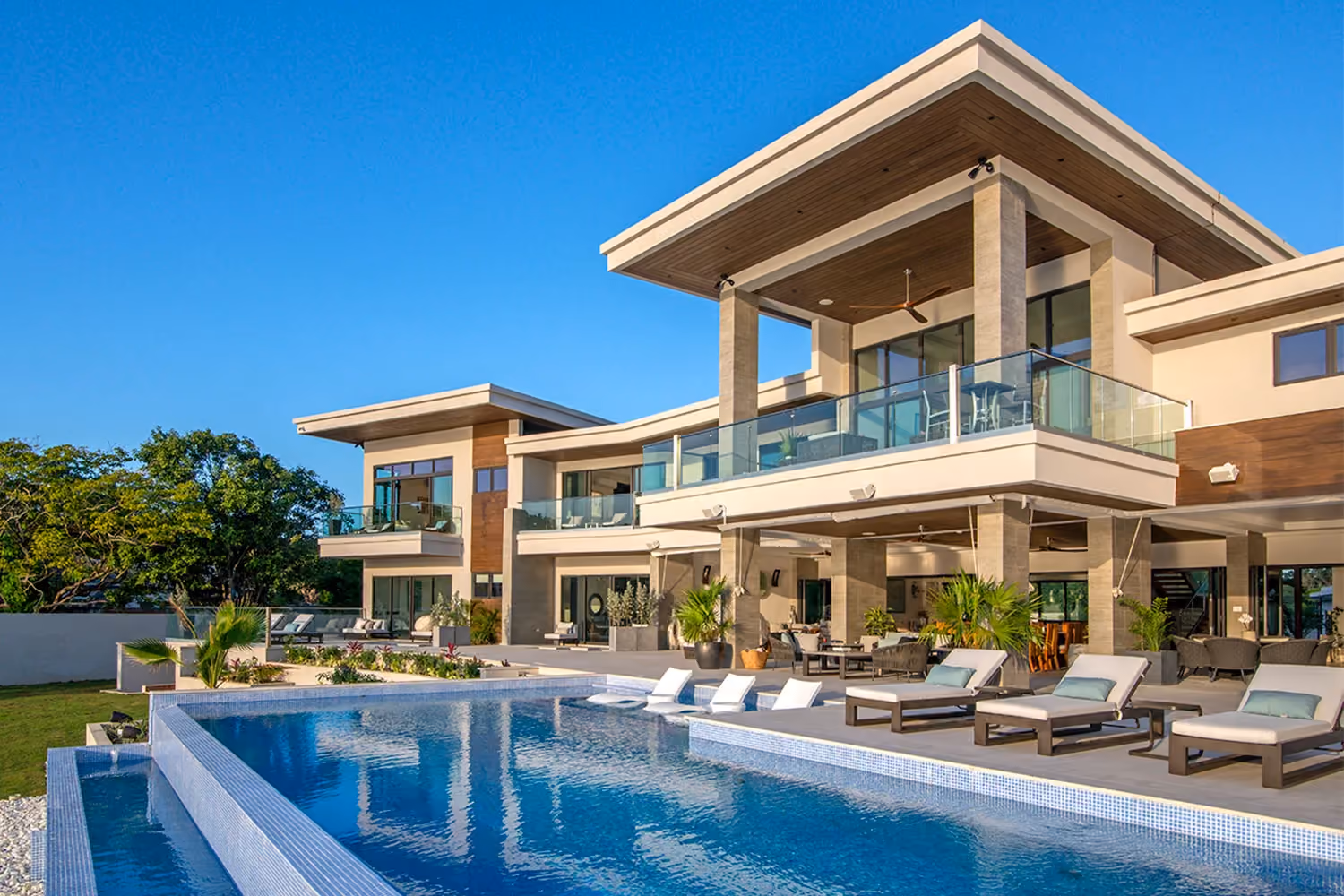 This is the Thumbnail for the Palatial Beachfront Villa in Jamaica with Infinity Pool, Hot Tub, and Private Gym item