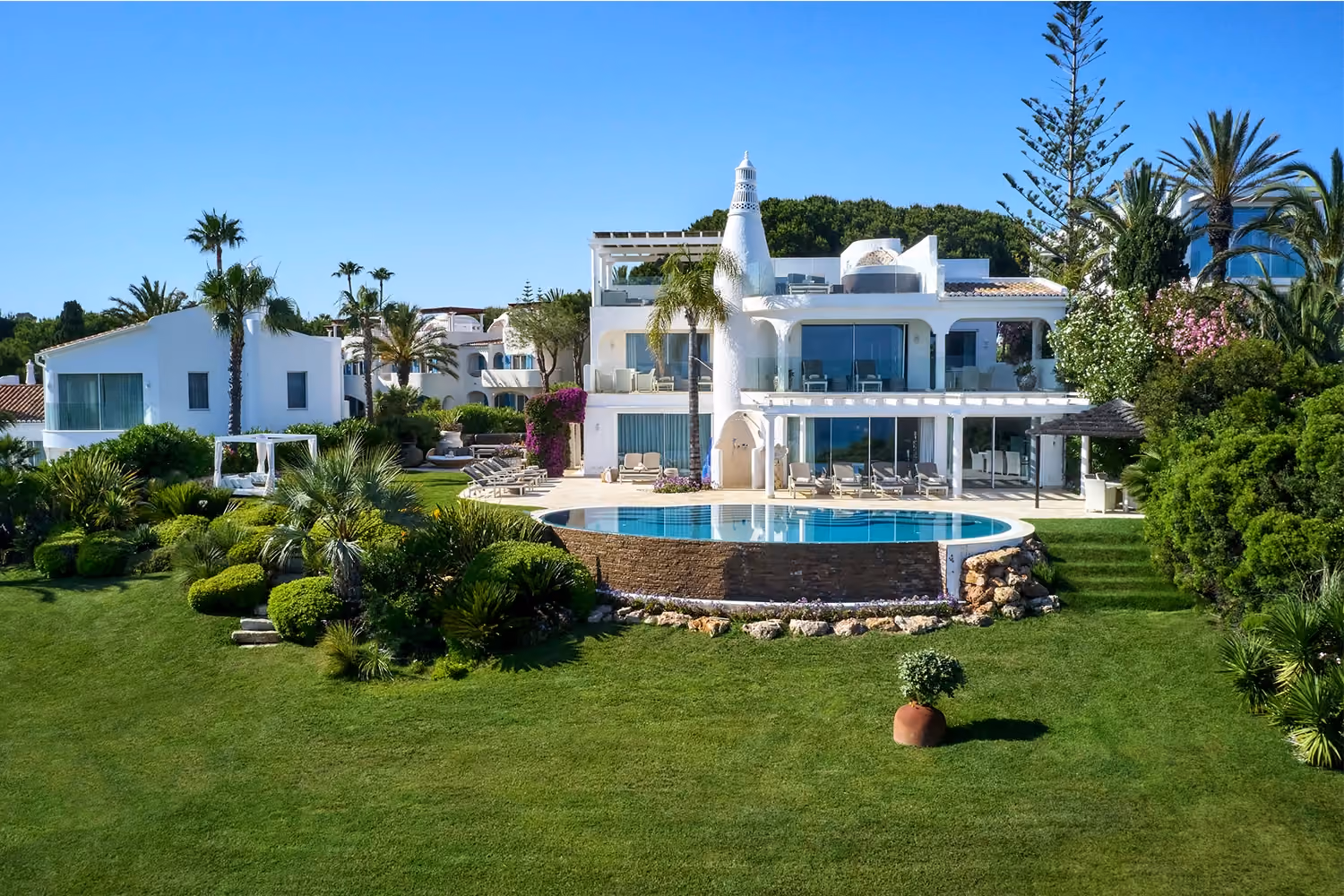This is the Thumbnail for the Clifftop Villa in the Algarve with Infinity Pool, Jacuzzi, and Rooftop Terrace item
