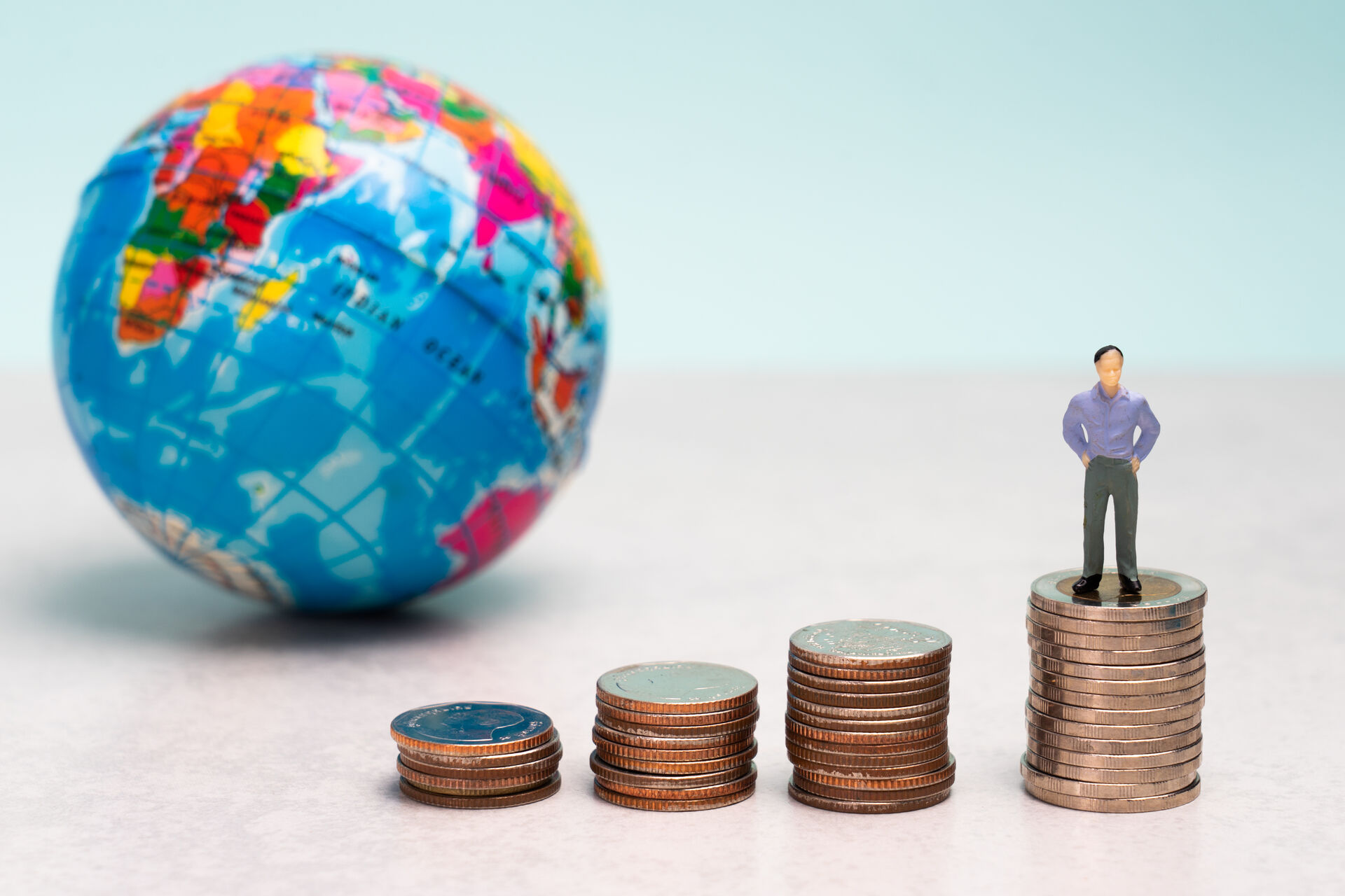 Global Crisis Economy: The Suffering of Many, the Boom for a Few