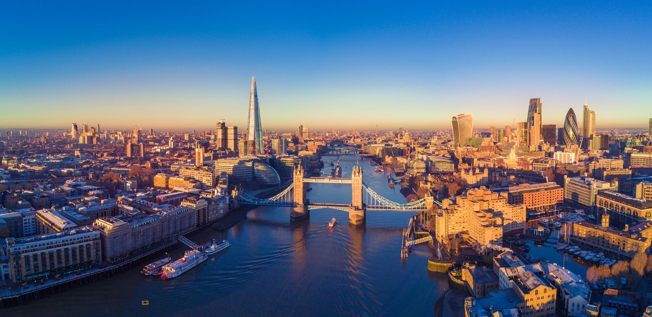 GCEX UK factura £2,8M en 2025 pero cae a pérdida
