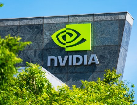 Nvidia cierra inversión de $5.000M en Intel: alianza en chips