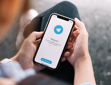 RoboForex lleva el trading completo a Telegram