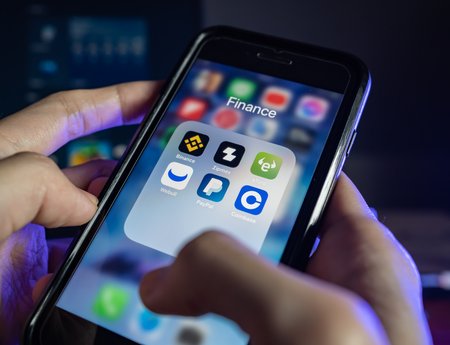 Webull obtiene licencia MiCAR para ofrecer crypto en la UE
