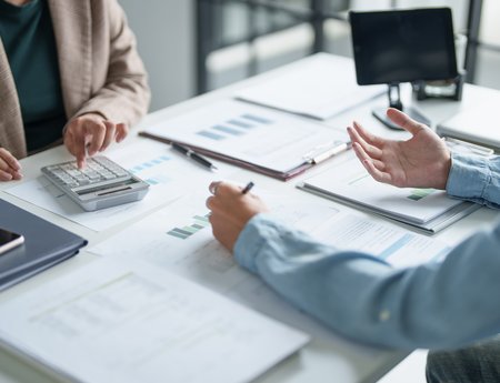 BlackBull Markets crece 30% con menor ganancia neta