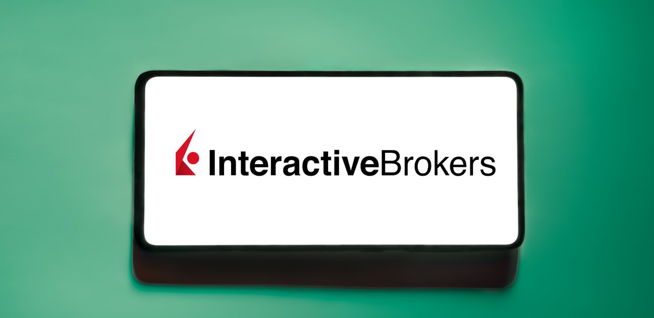 Interactive Brokers suma cuentas y pierde actividad