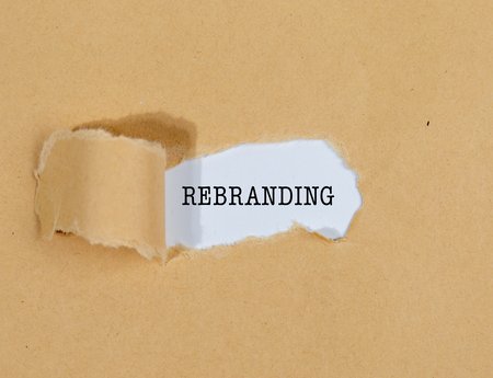 Cuando el nombre te queda chico: rebranding en los brokers