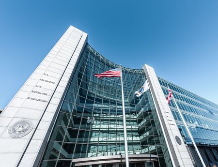 Regulación cripto de la SEC busca repatriar emisiones