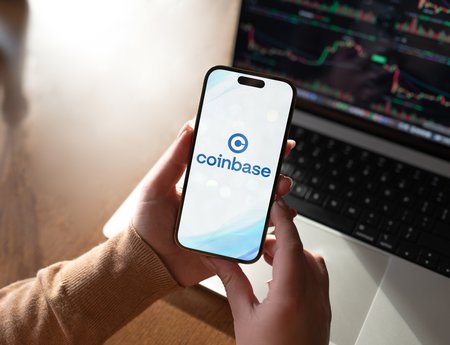 Coinbase elige a Chainlink para sus acciones tokenizadas