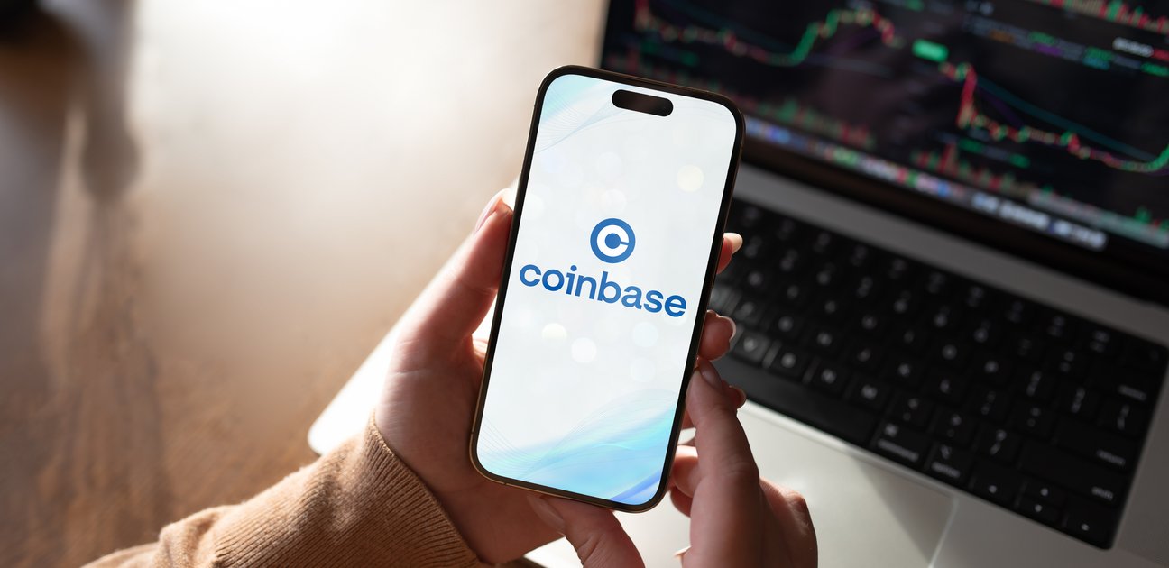 Coinbase elige a Chainlink para sus acciones tokenizadas