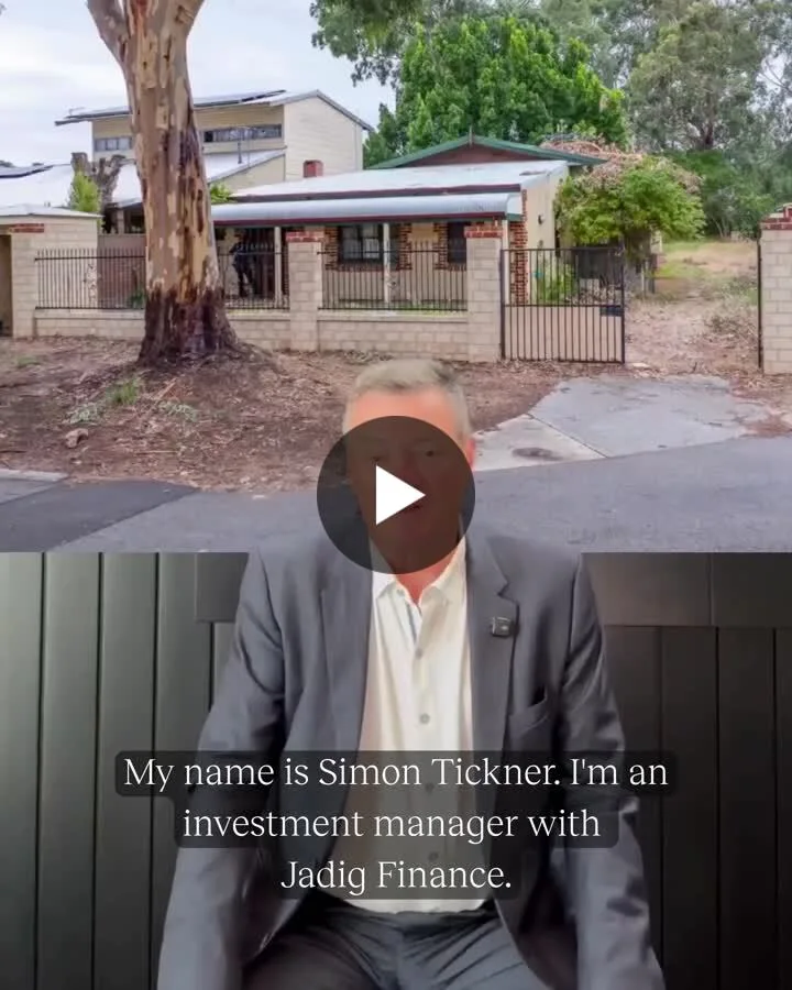 Video still of Simon Tickner, investment manager at Jadig Finance, on the Bellevue renovation loan