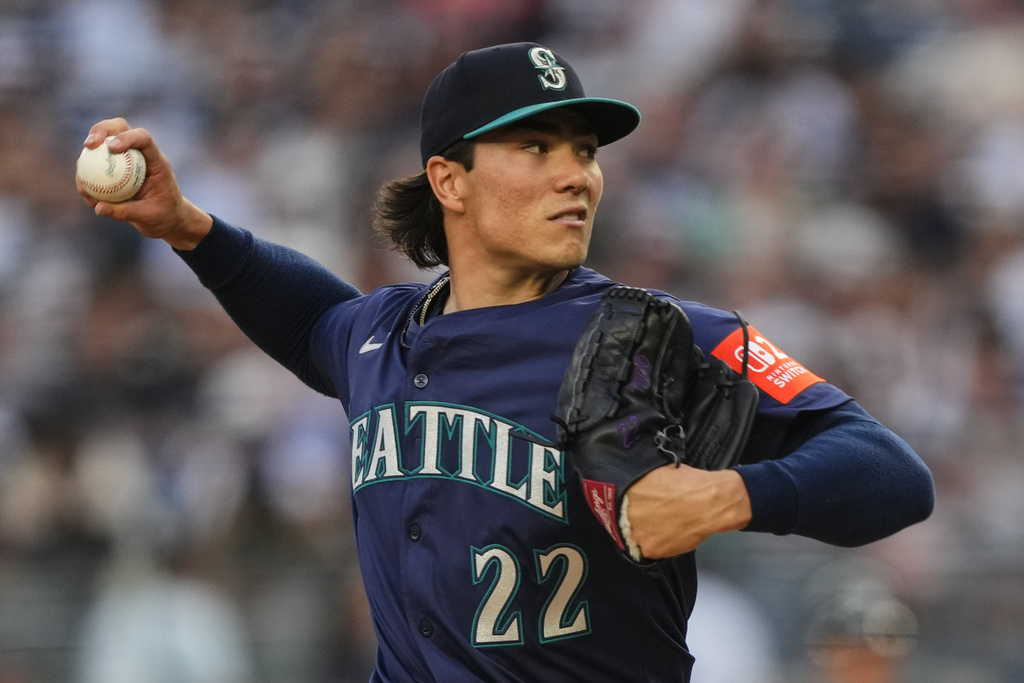 Mariners SP Bryan Woo throws a pitch during the first inning vs. the Yankees.