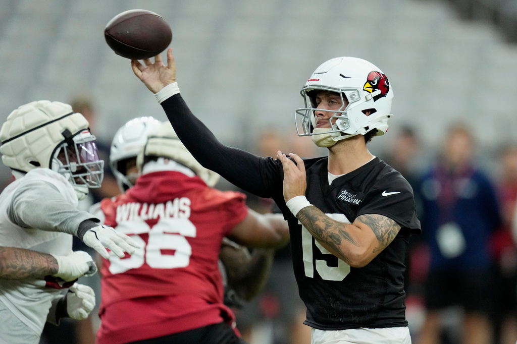 Arizona Cardinals quarterback Carson Beck throws during NFL football training camp, Friday, July 24, 2026, in Glendale, Ariz.