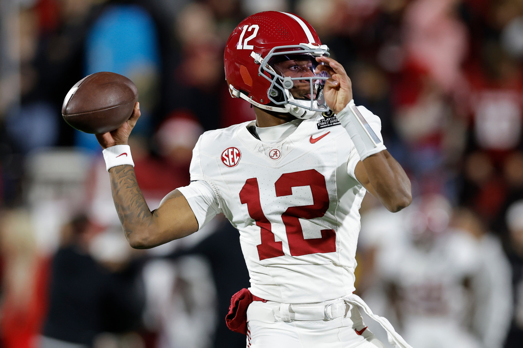 Alabama QB Keelon Russell warms up before a College Football Playoff game vs. Oklahoma.