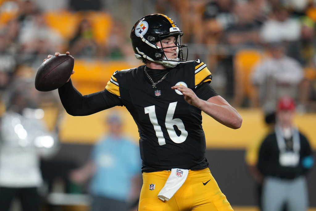 Steelers QB Drew Allar throws during the second half of a preseason game vs. the Jets.