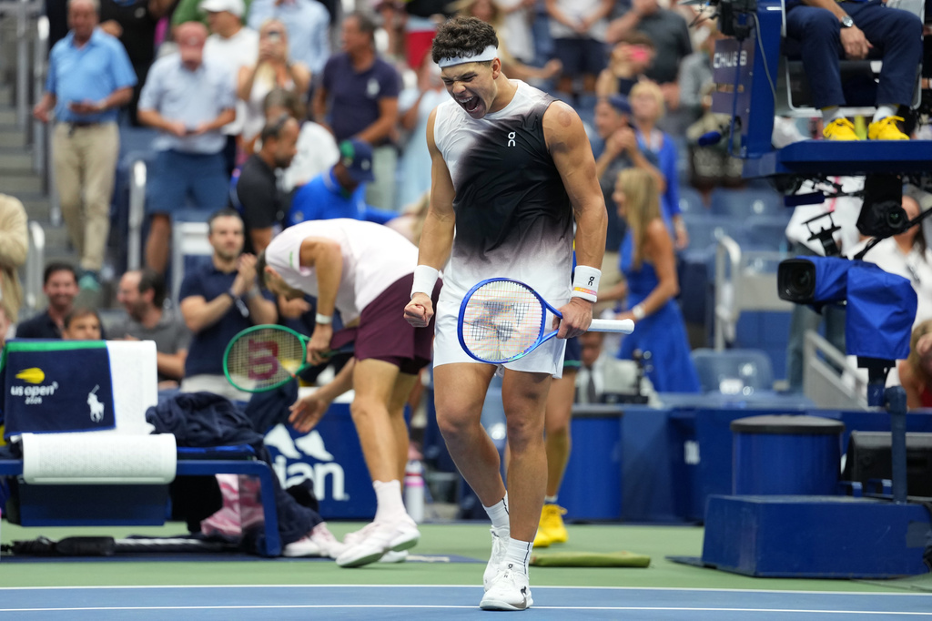 Ben Shelton celebrates after he won his match vs. Hubert Hurkacz in the second round of the US Open.