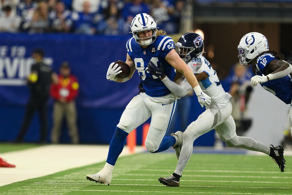 Indianapolis Colts TE Tyler Warren during an NFL game against the Tennessee Titans.