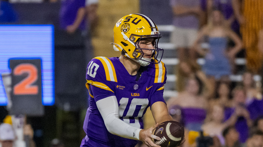 LSU Tigers QB Sam Leavitt during a college football game in Baton Rouge.