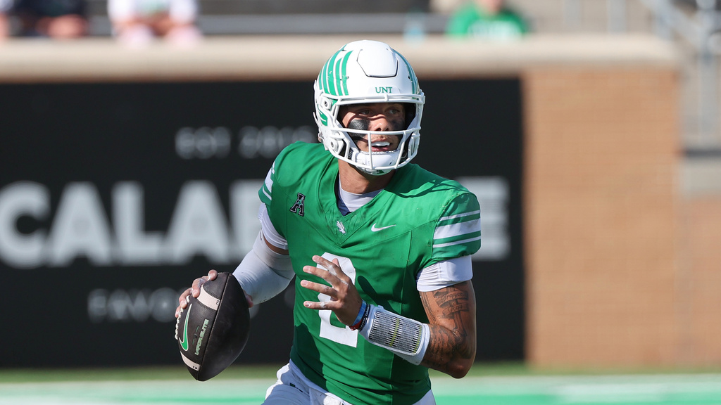 North Texas QB Tayven Jackson looks for an open receiver vs. UNLV.