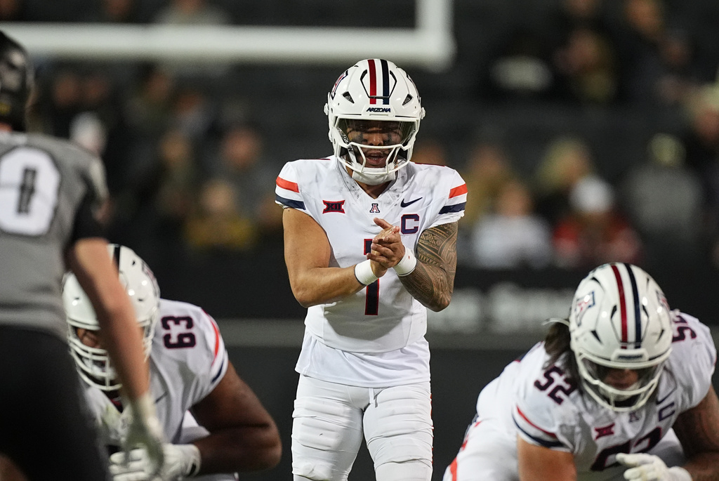 Arizona QB Noah Fifita prepares to take a snap vs. Colorado.