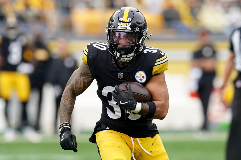 Pittsburgh Steelers RB Jaylen Warren during an NFL game vs. the Indianapolis Colts.