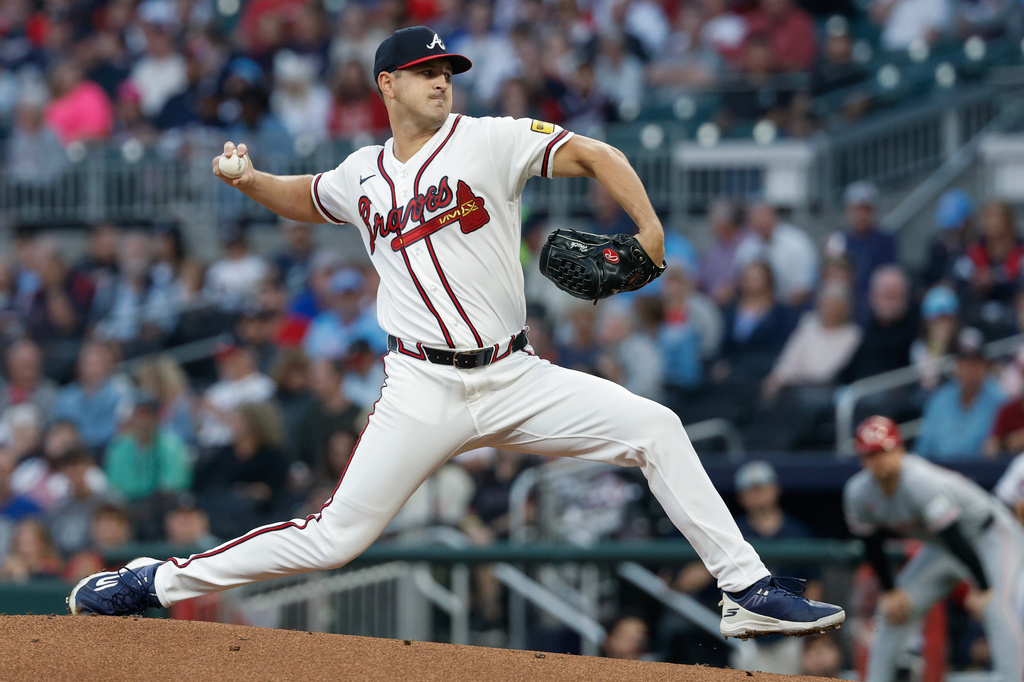 Atlanta Braves SP Tyler Mahle throws during an MLB game vs. the Cincinnati Reds.