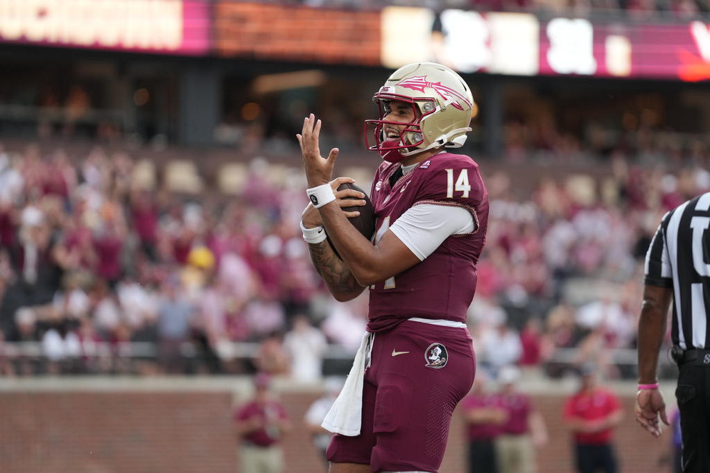 Florida State Seminoles QB Ashton Daniels during a college football game vs. Virginia.