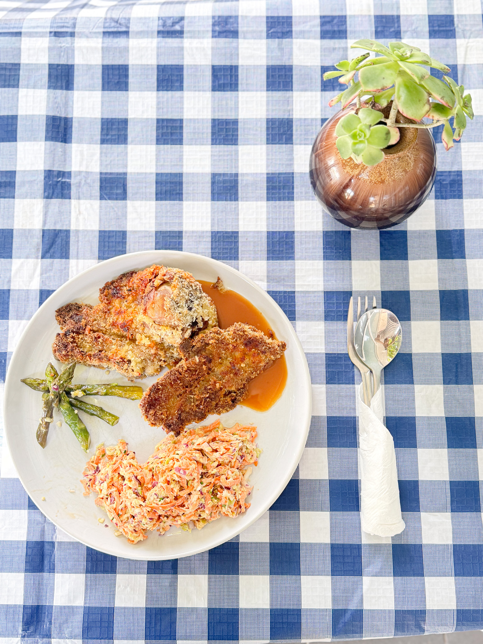 [background image] image of collaborative workspace (for a blockchain and cryptocurrency)