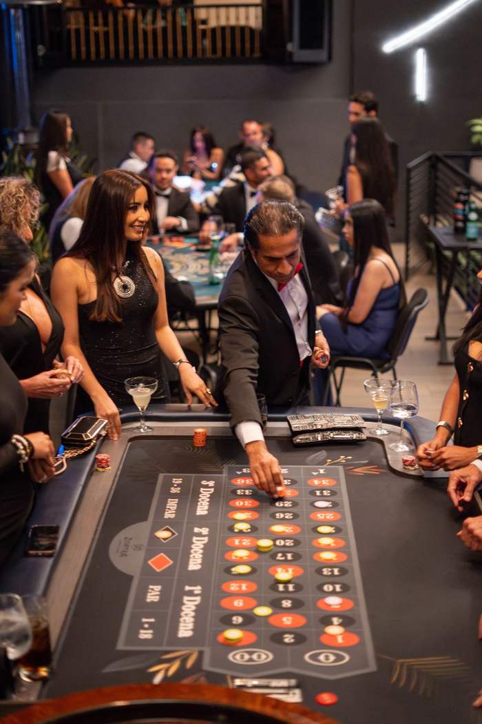 EntreHouse - the croupier
