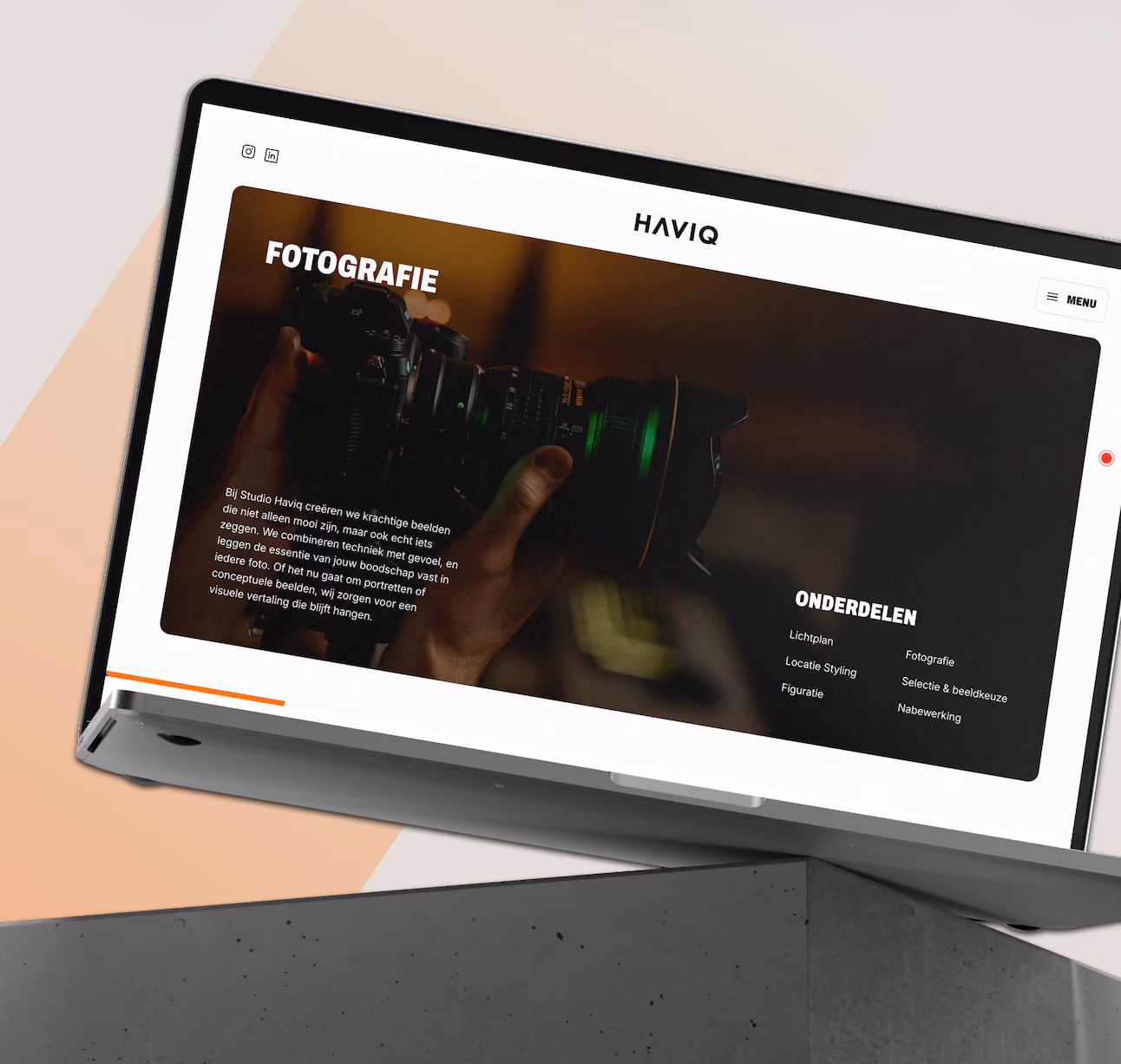 Mock-up van een websiteontwerp op een laptop, ontwikkeld door Stal Creatief Bureau.