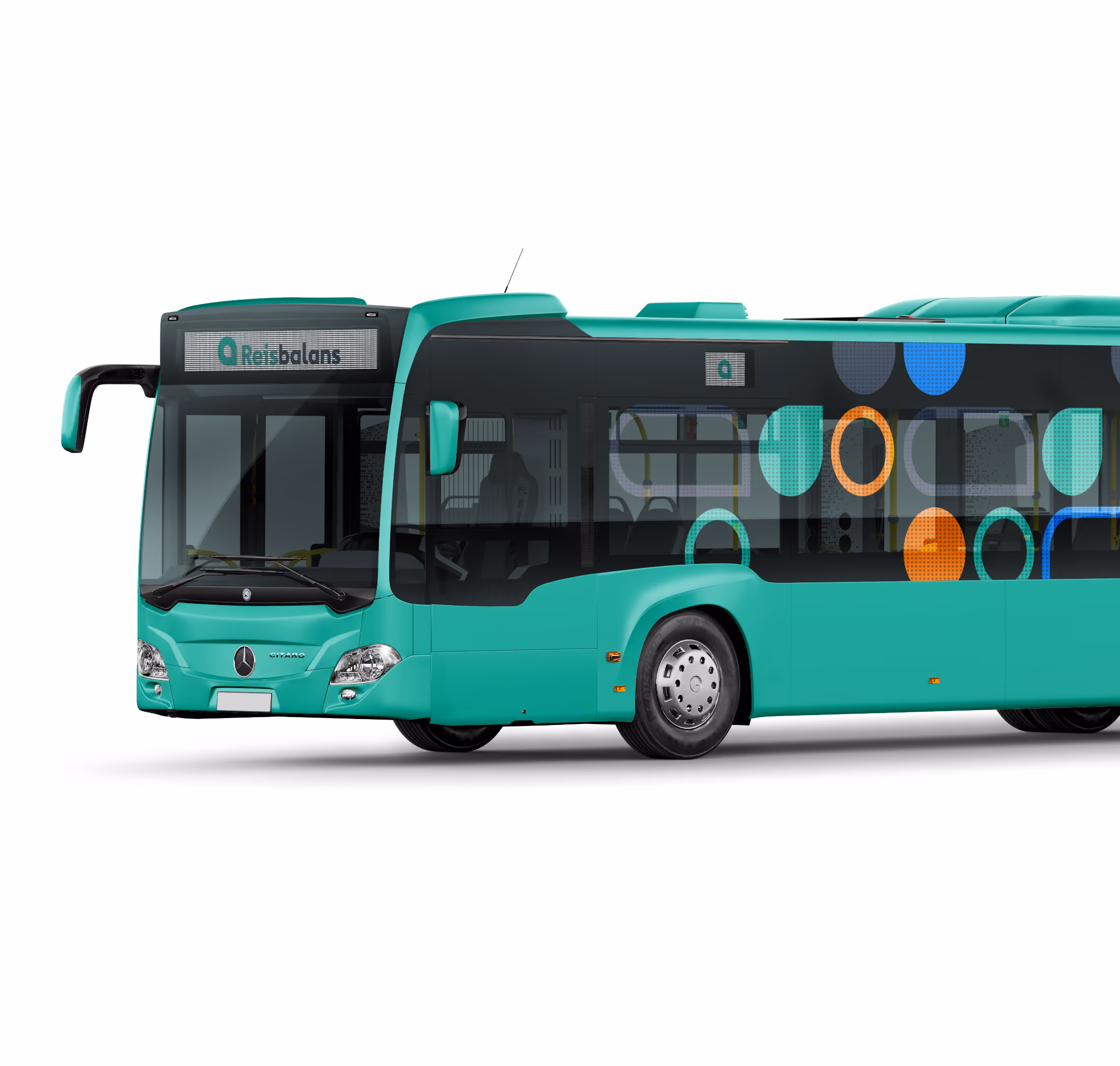 Bus bestickerd met de nieuwe huisstijl van Reisbalans.