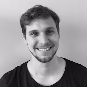 Profilbild des Purple Autors Timo Lamour, der Marketing-Experte ist.