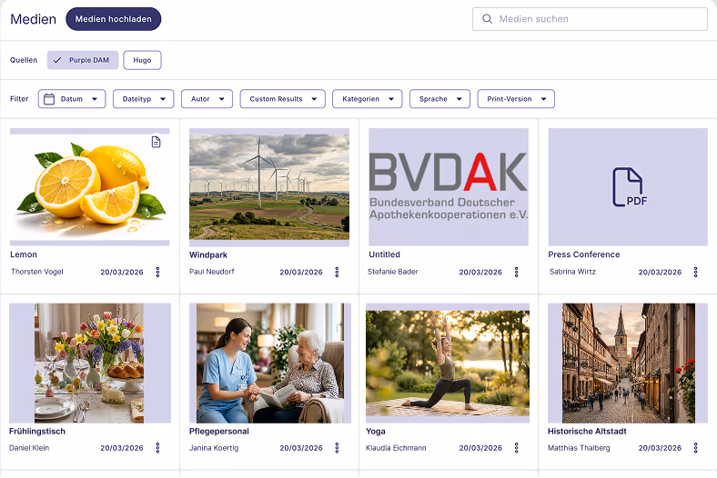 Digitales Medienverzeichnis zeigt Bilder und Dokumente mit Titeln, Autoren und Daten der Uploads.
