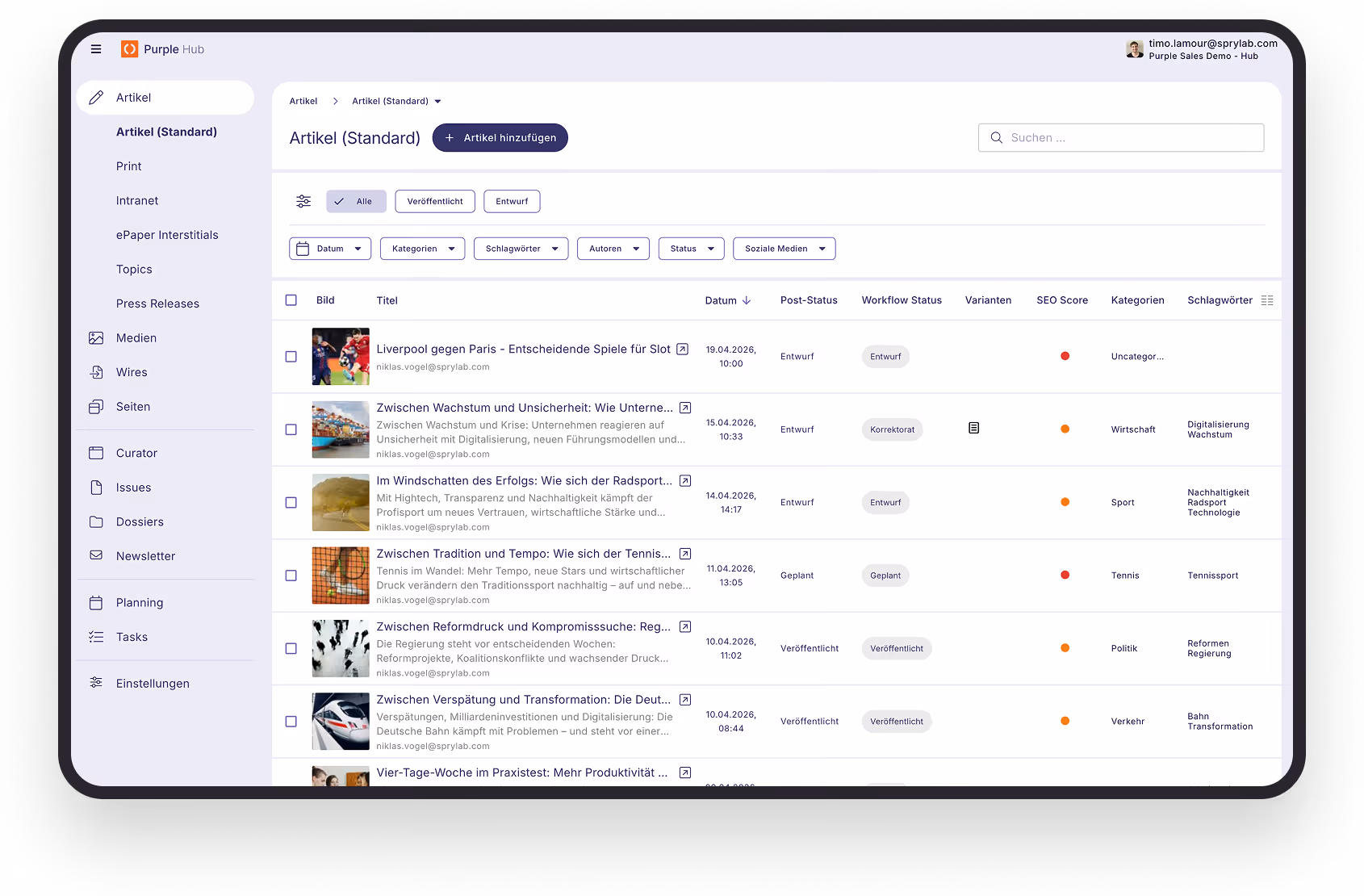Benutzeroberfläche von Purple Hub zeigt Artikelübersicht mit Titeln, Status, Datum, Kategorien und SEO-Punktzahl.