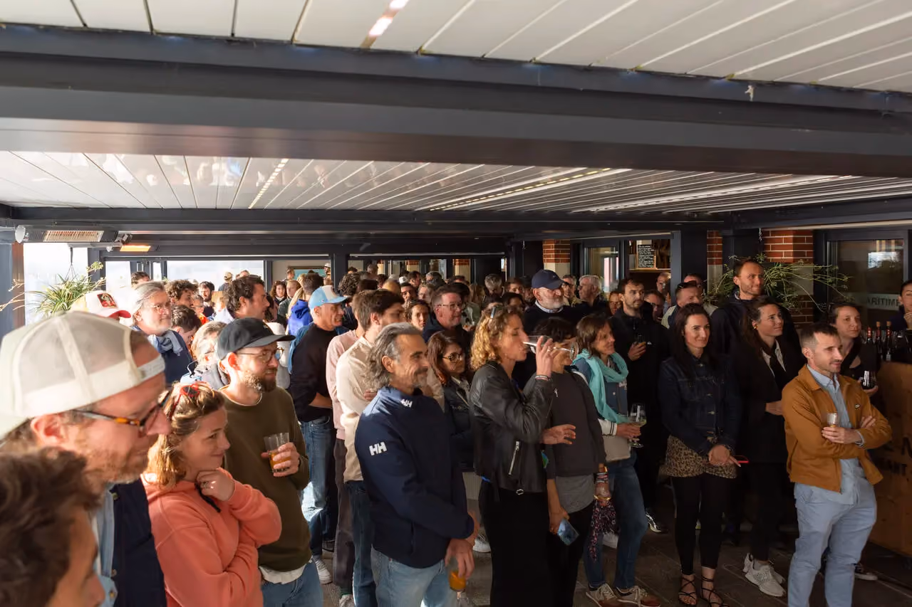 Groupe de personne qui assiste à la conférence